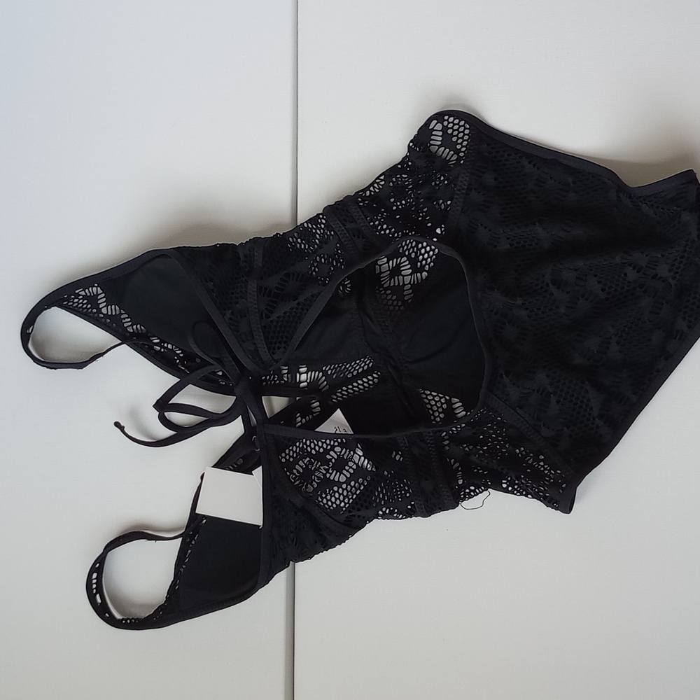 BECCA by Rebecca Virtue Color Play Black Crochet One Piece Swimsuit Small NWT - Picture 7 of 8